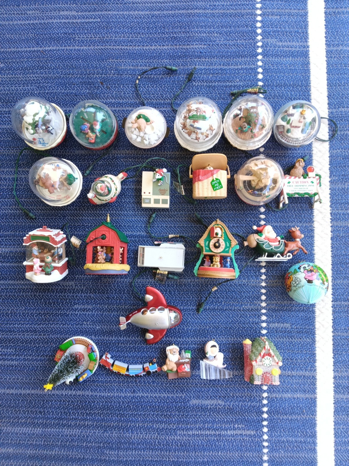 Hallmark Keepsake Motion Ornaments Lot of 18 light & Motion + 6 More Hallmark 24