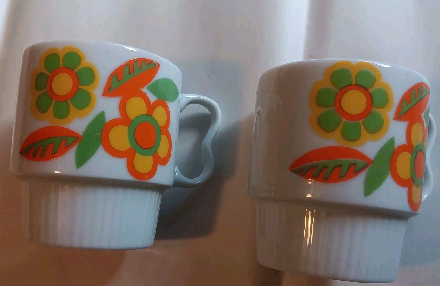 VINTAGE 60's 70’s Retro Stackable Mod MCM Flower Power 2 Coffee Tea Cup Mugs