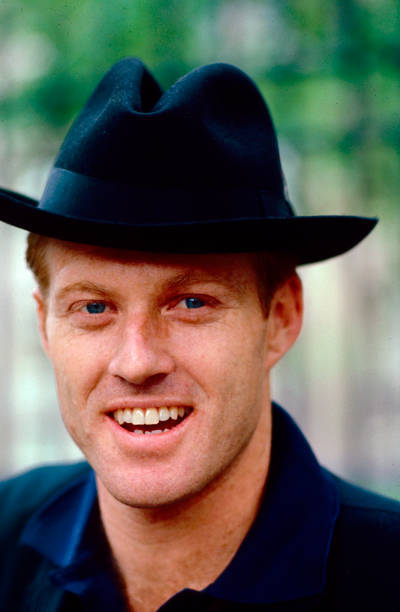 Robert Redford in a black hat as he smiles in Central Park New - Old Photo 2