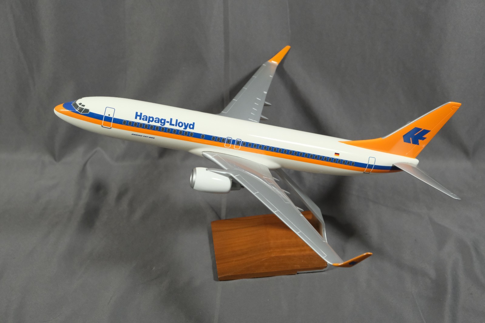 Rare Vintage PacMin 1/100 HAPAG-LLOYD Boeing 737-80W Winglets Model (READ)