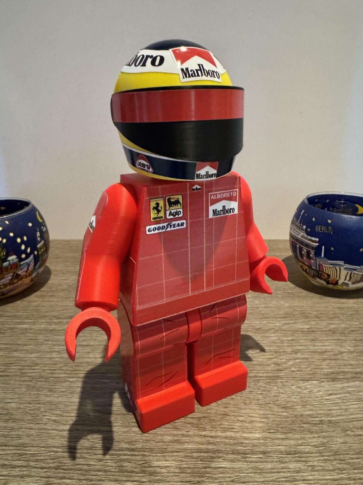 F1 Minifigure Figure 23/24 Cm XXL Michele Alboreto Ferrari