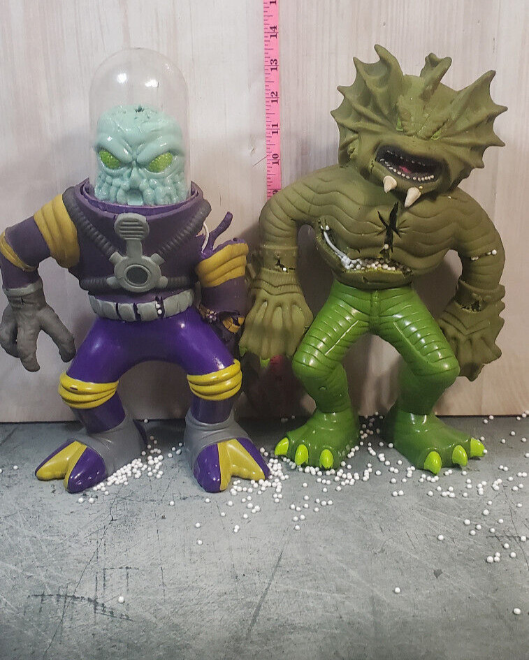2 Vintage figures Stretch Screamers for parts repair novelty Swamp Alien