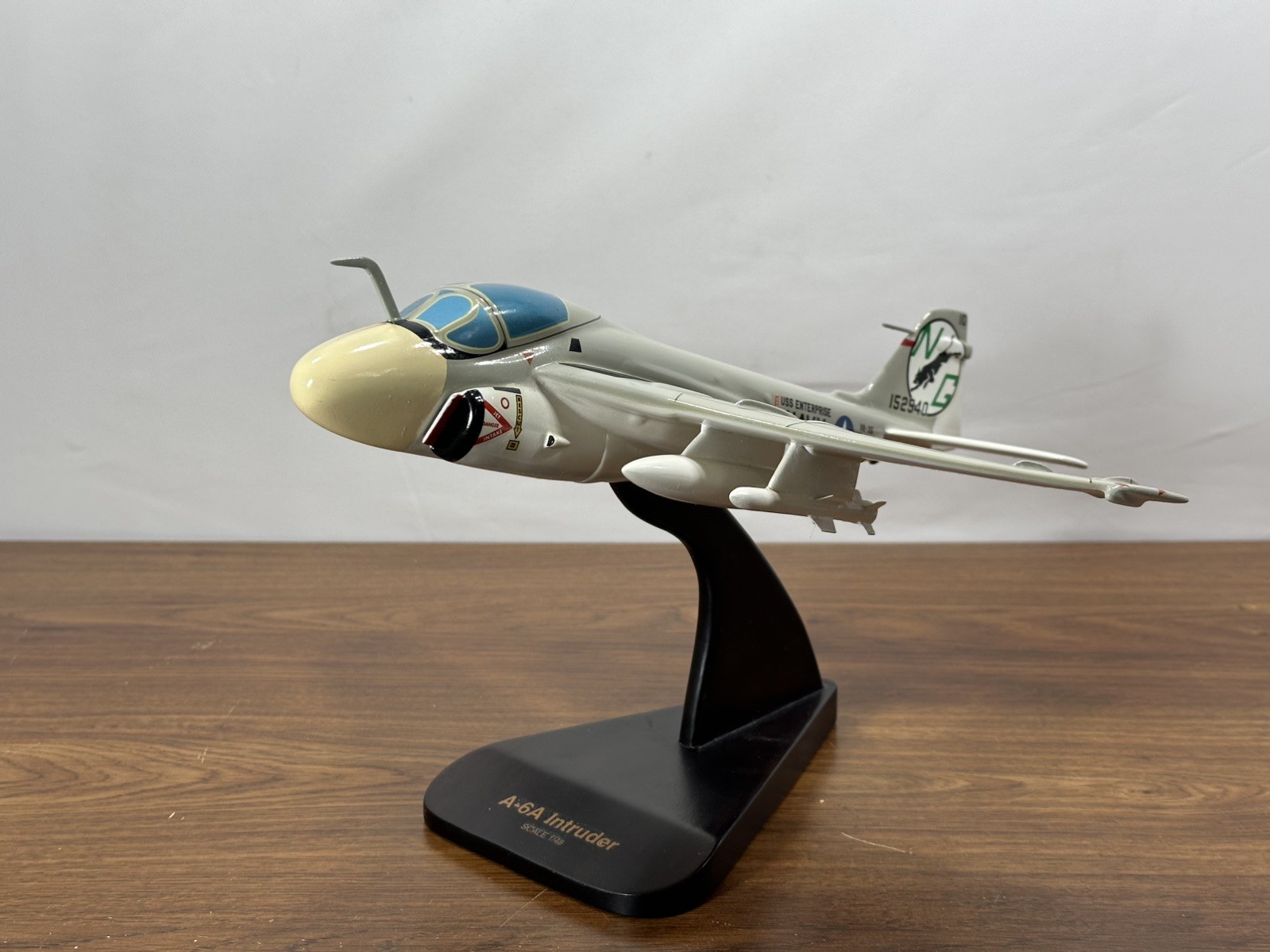 US Navy Grumman A-6A Intruder USS Enterprise Desk Display Model 1/48 SC Airplane
