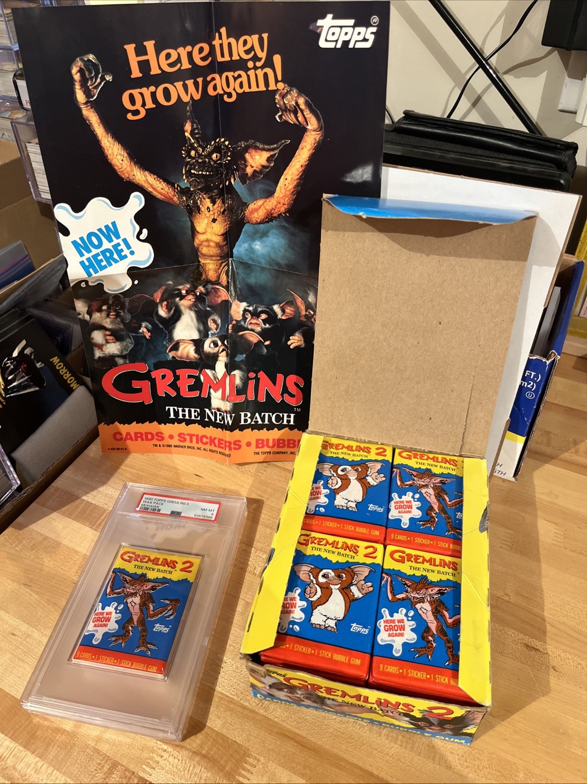 1990 TOPPS GREMLINS 2 WAX BOX NO X OUT 36 PACKS +POSTER +PSA 8 NM-MT GRADED PACK