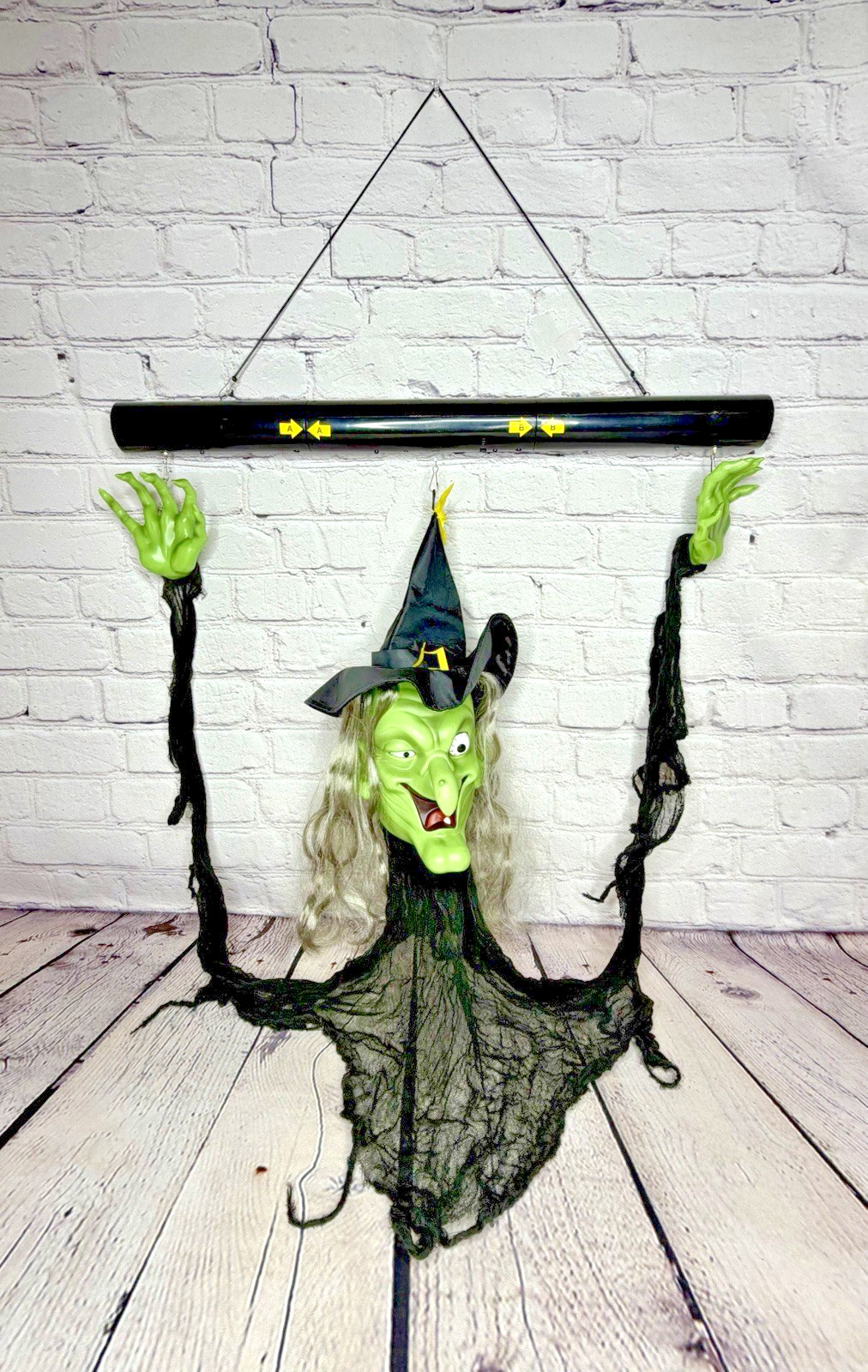 Gemmy Animated Floating Witch Halloween Prop Motion Sound Activated Tested Works