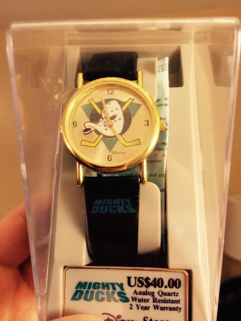 DISNEY'S MIGHTY DUCKS WATCH WITH ROTATING PUCK IN CASE EXTREMELY RARE VINTAGE