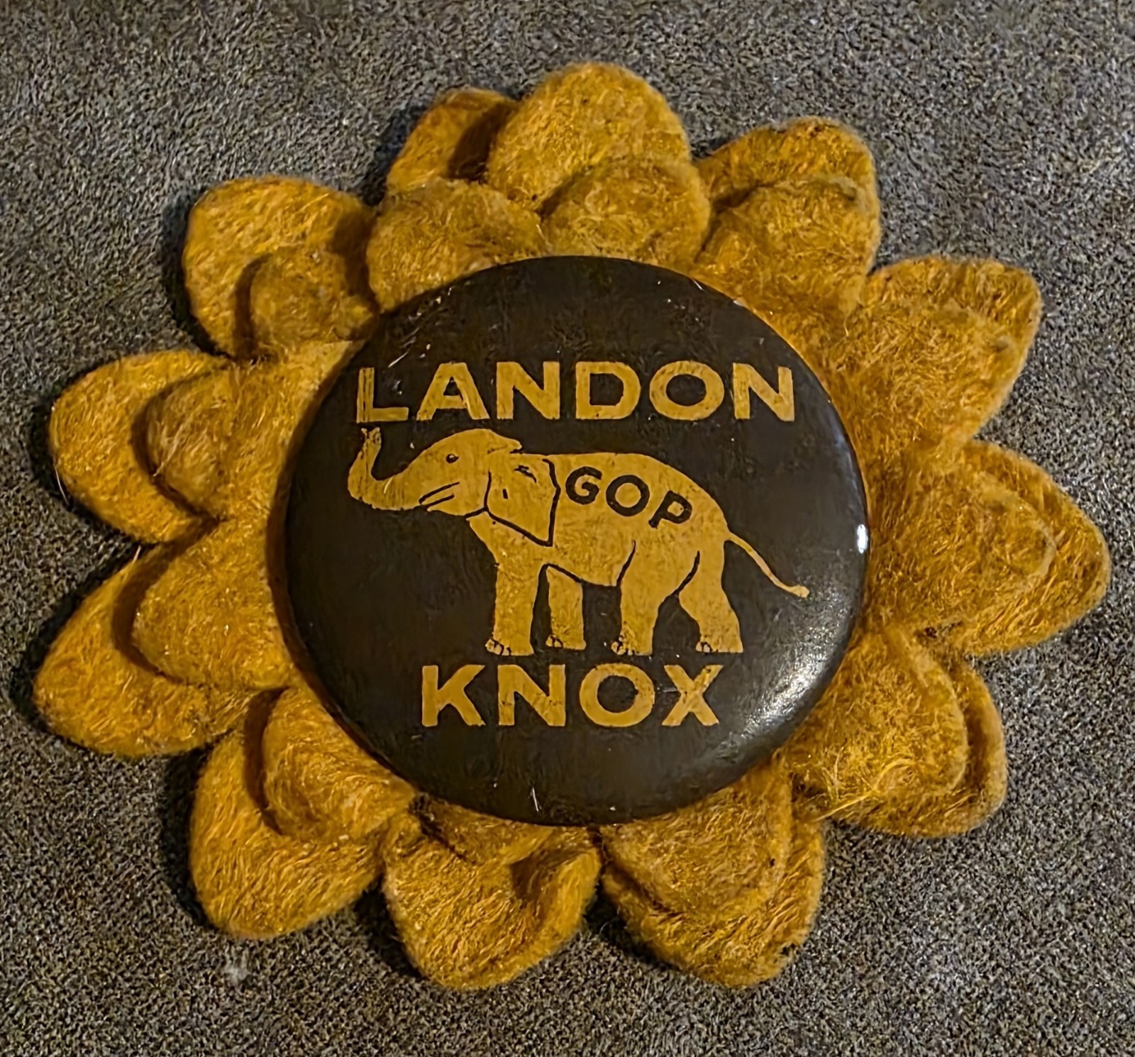 1936 LANDON KNOX Sunflower Celluloid Pinback Button GOP Elephant Chicago Union