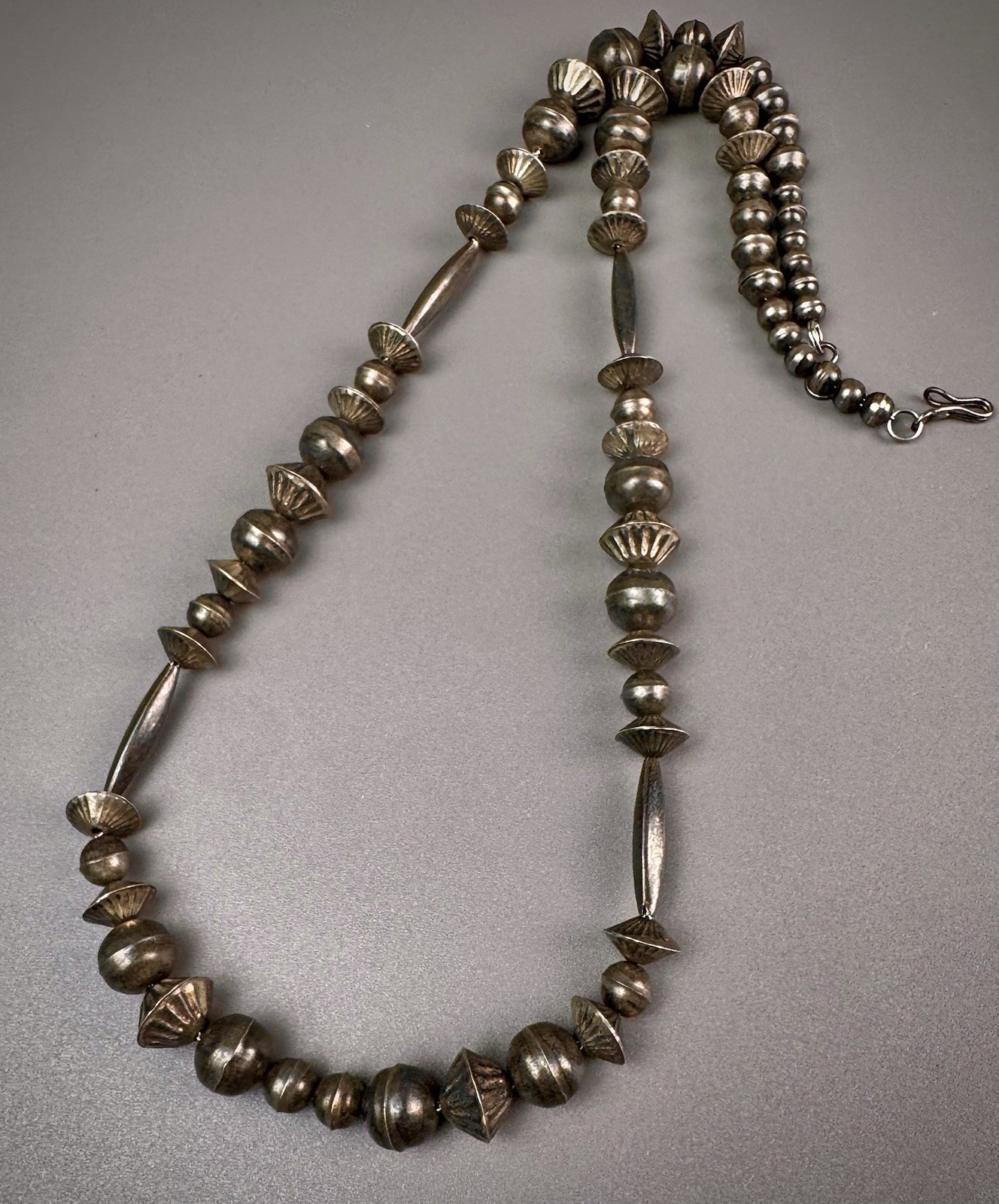Vintage Navajo Old Pawn 28” Handcrafted Melon Saucer Bench Bead Pearl Necklace