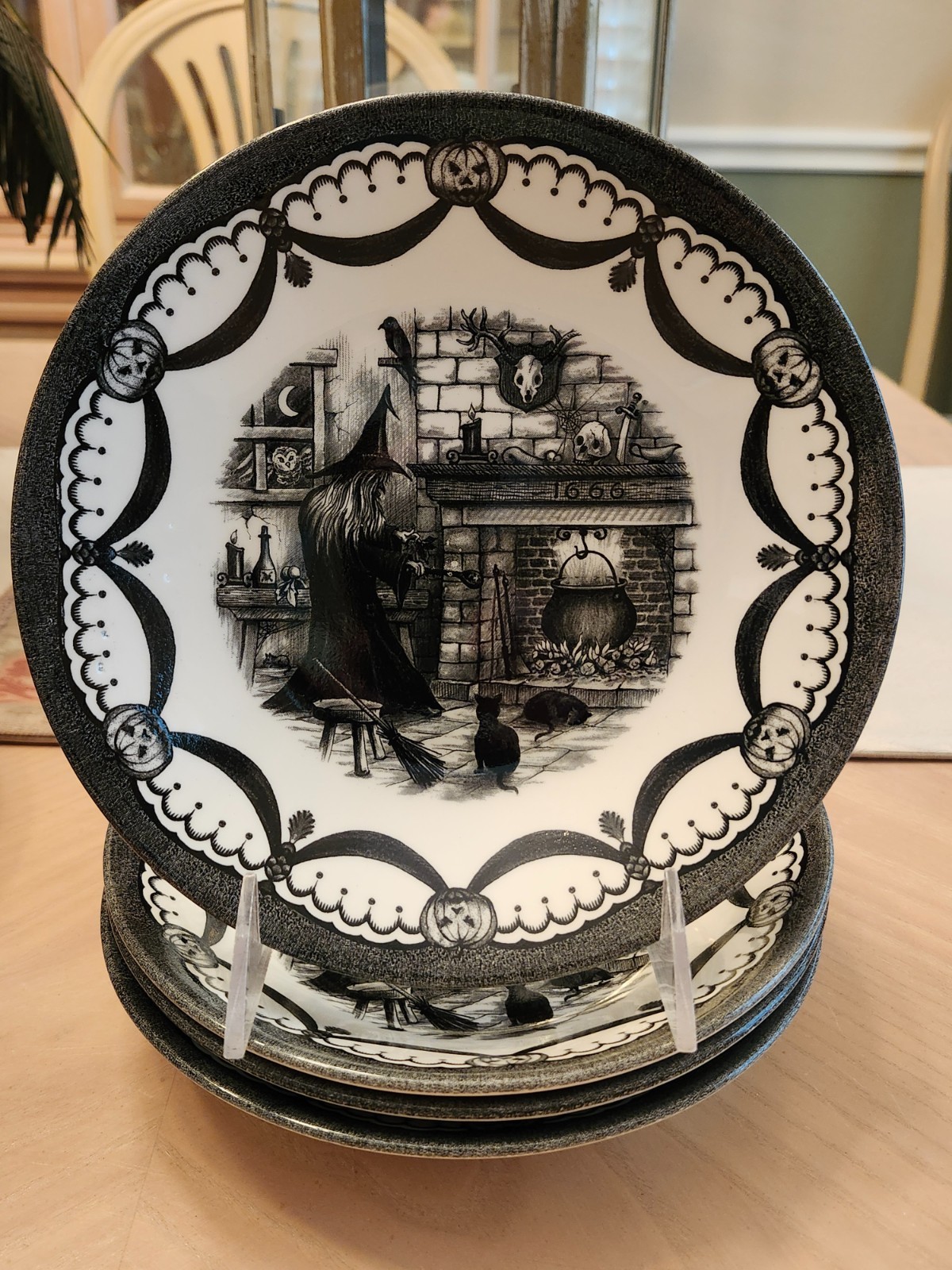 ROYAL STAFFORD WITCH CAULDRON SET OF 4 CEREAL BOWLS HAUNTED HOME HALLOWEEN NEW
