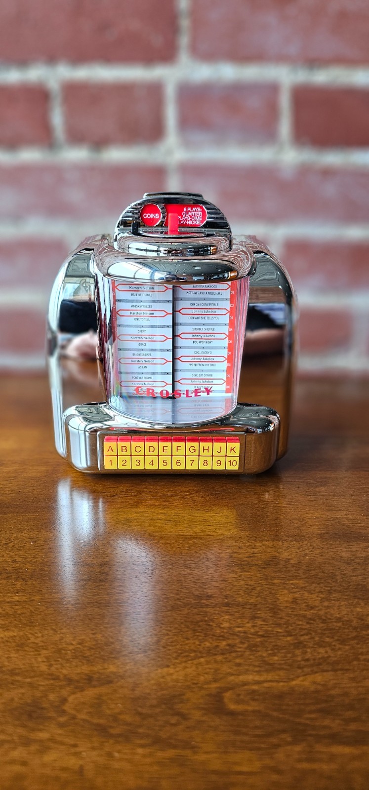 Crosley Mini Diner Wall Box  Wallbox Jukebox Tabletop Radio CR1120A-SI Open Box