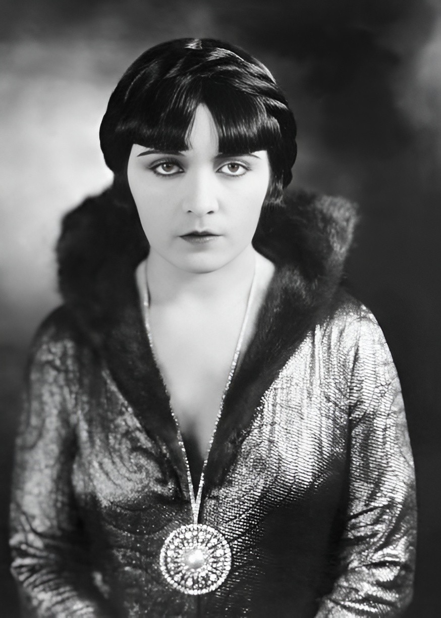 POLA NEGRI - Polish Actor and Singer - 5 x 7 in Print