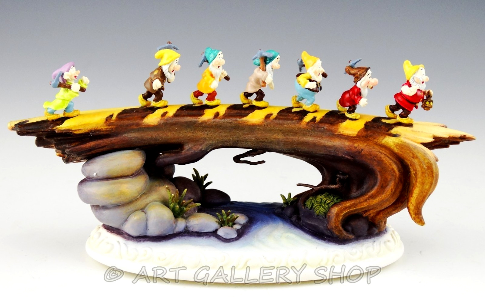 Olszewski Disney Showcase DC44 SNOW WHITE SEVEN DWARFS GOING HOME LTD/3,250