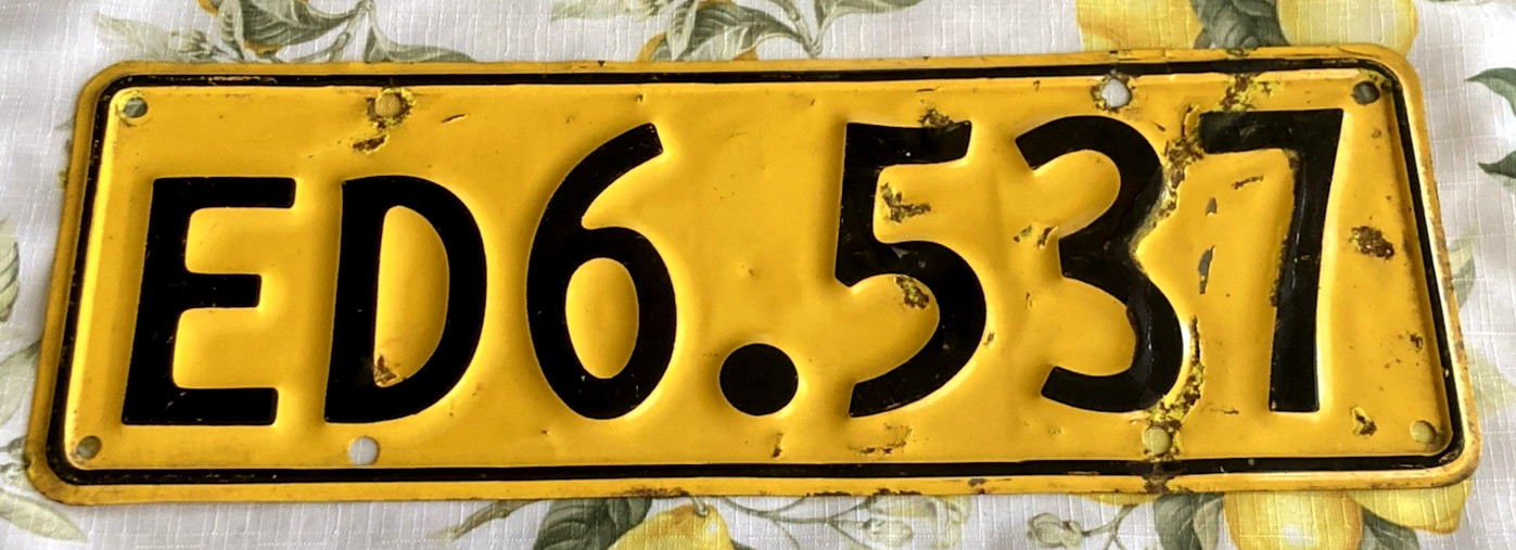 1961 New Zealand EDUCATION DEPARTMENT License Plate foreign GOVERNMENT ED6 537