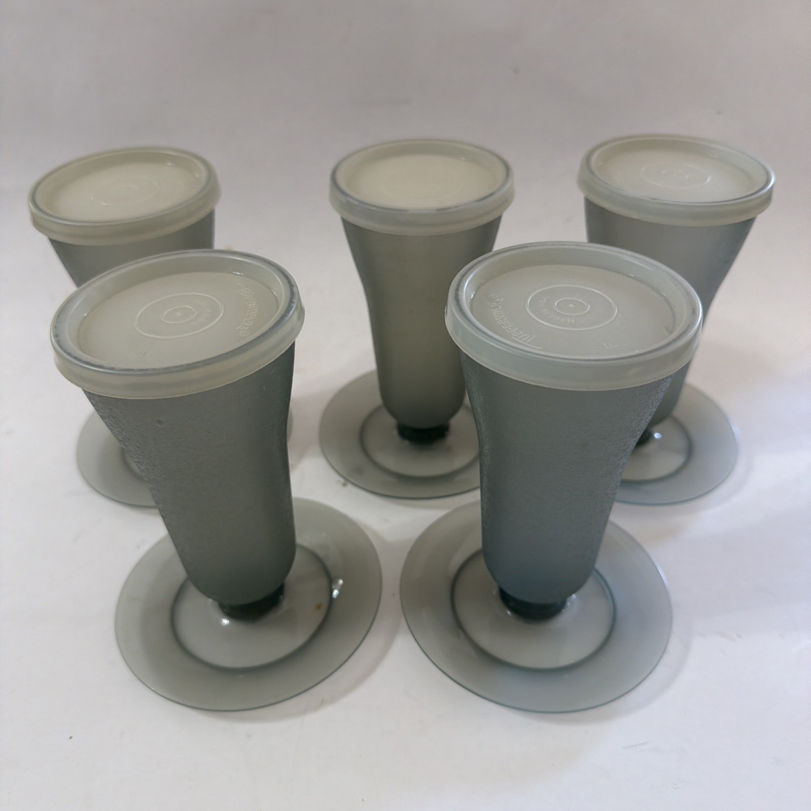Set Of 5 Tupperware Parfait Pudding Cups w/ Lids Smoky Gray 5.5 Inch #754