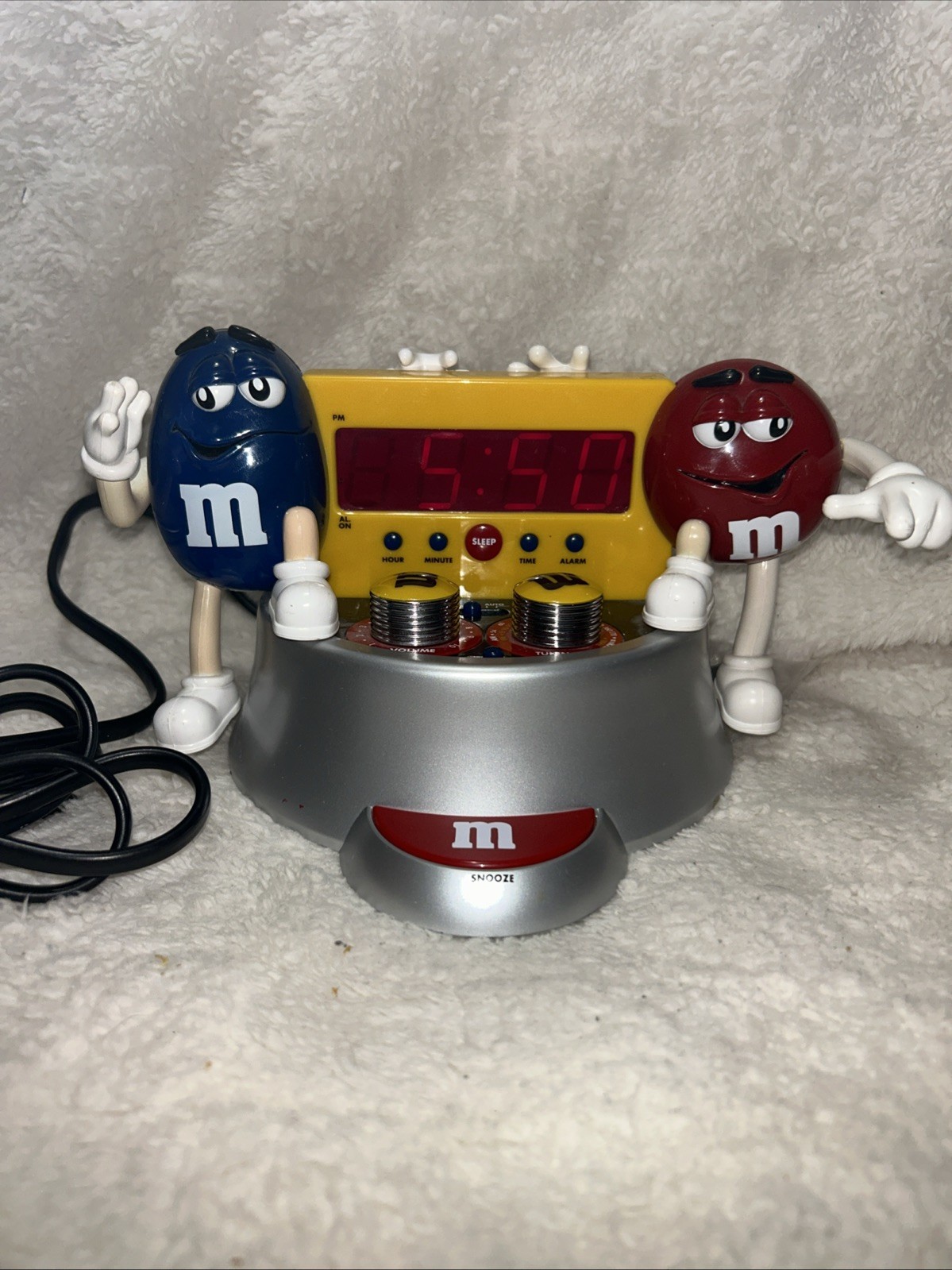M&M Alarm Clock Radio Vintage Collectible small damage on the side..Tested