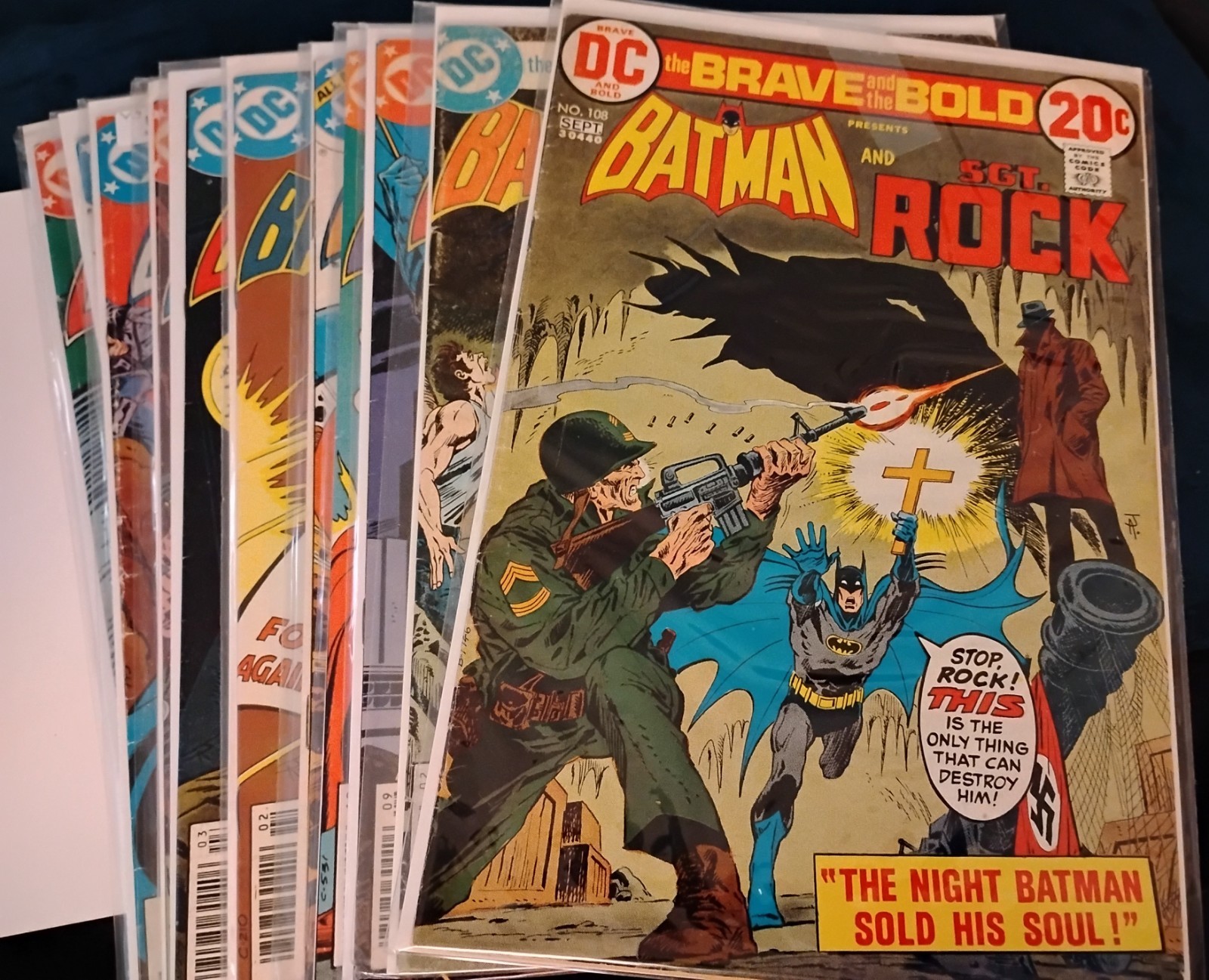 The Brave and The Bold Lot Of 11 comic books 1 Has Mark Jewelers Insert - Bronze