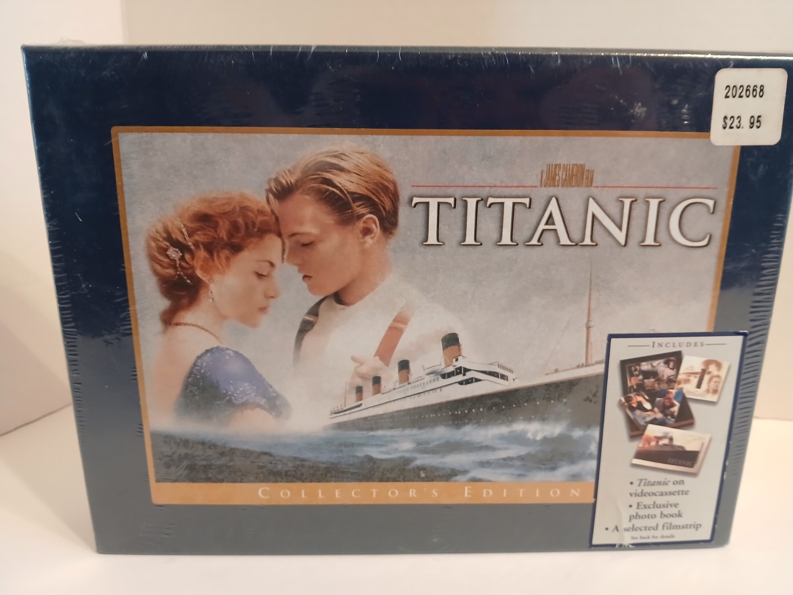 Vintage NIB 1997 Titanic Collector's edition VHS Gift Set Photo Book