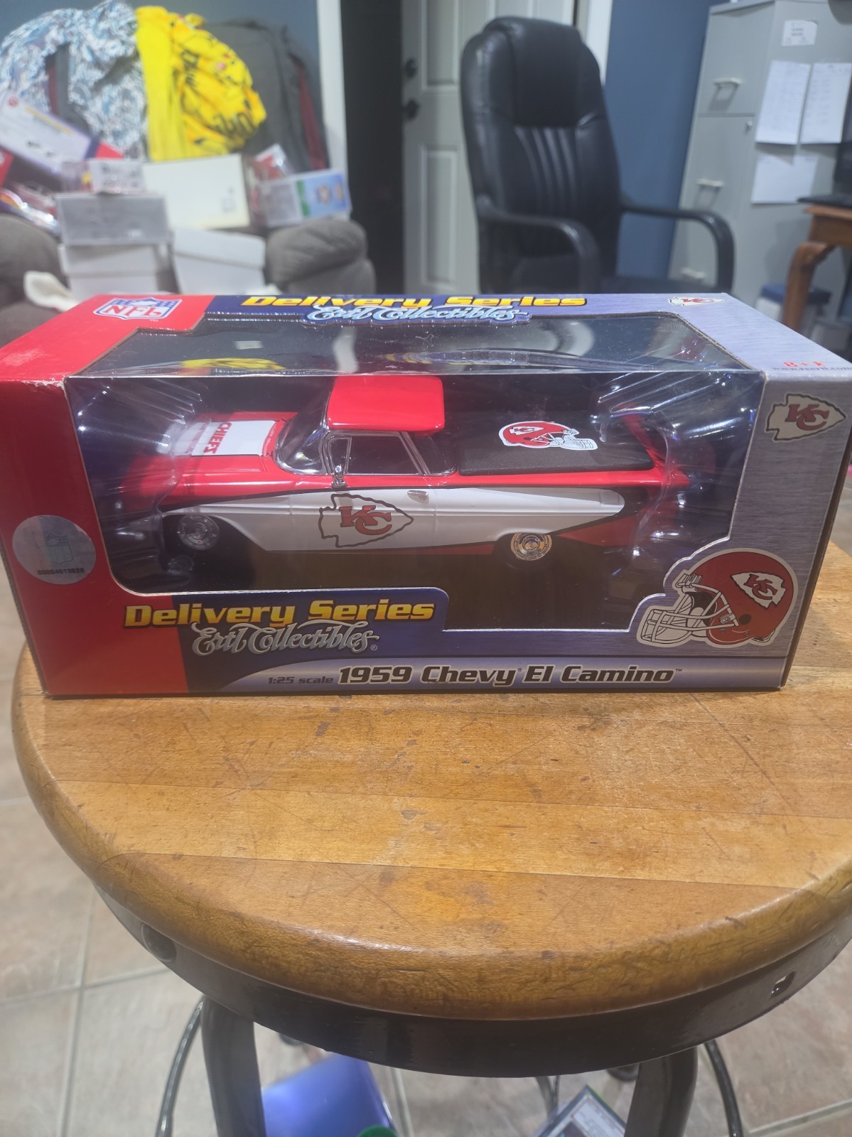 ERTL 1:25 1959 Chevrolet El Camino Kansas City Chiefs Die Cast Delivery Series