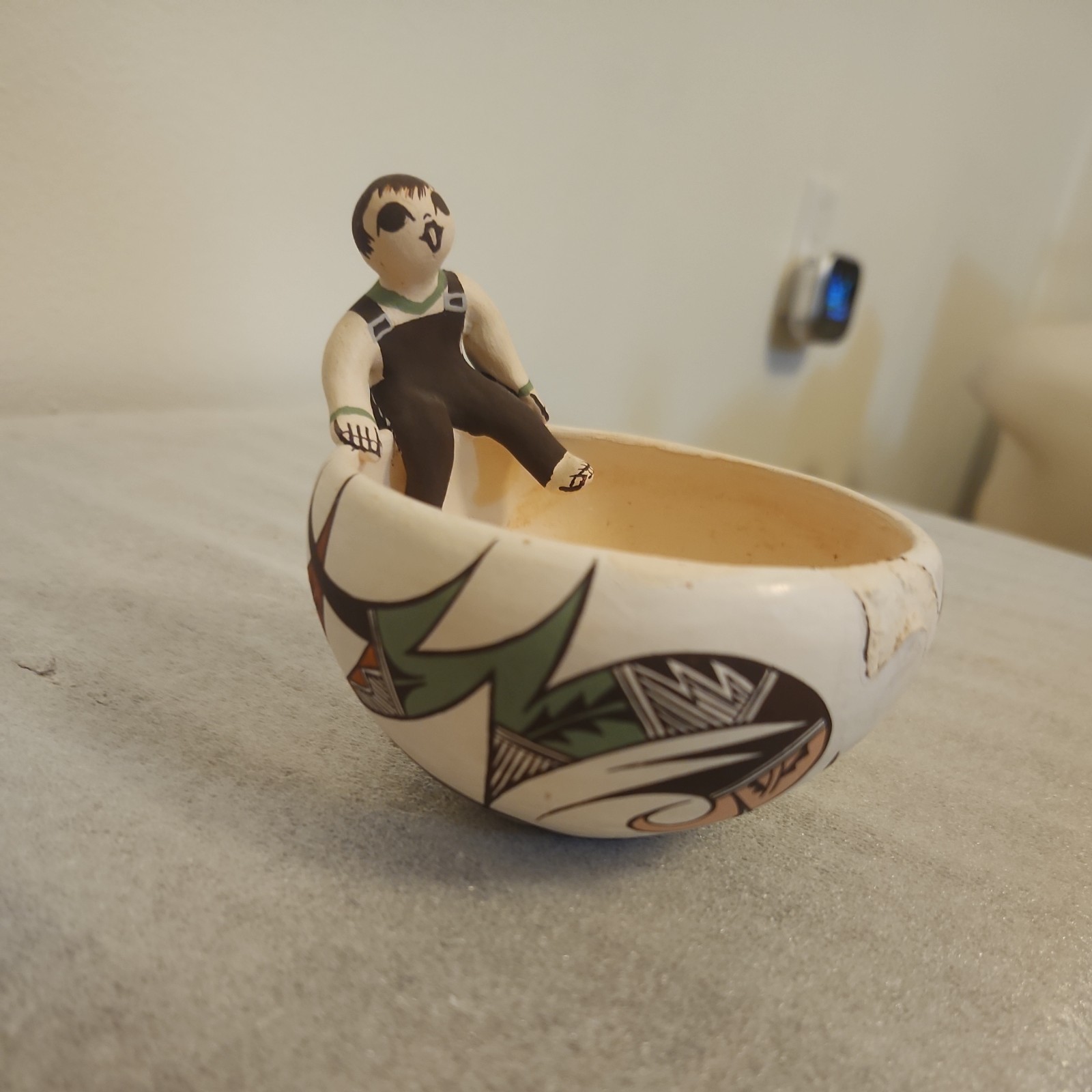 VTG M Henderson Bowl Acoma Pueblo Southwest Native Pottery Signed Damaged