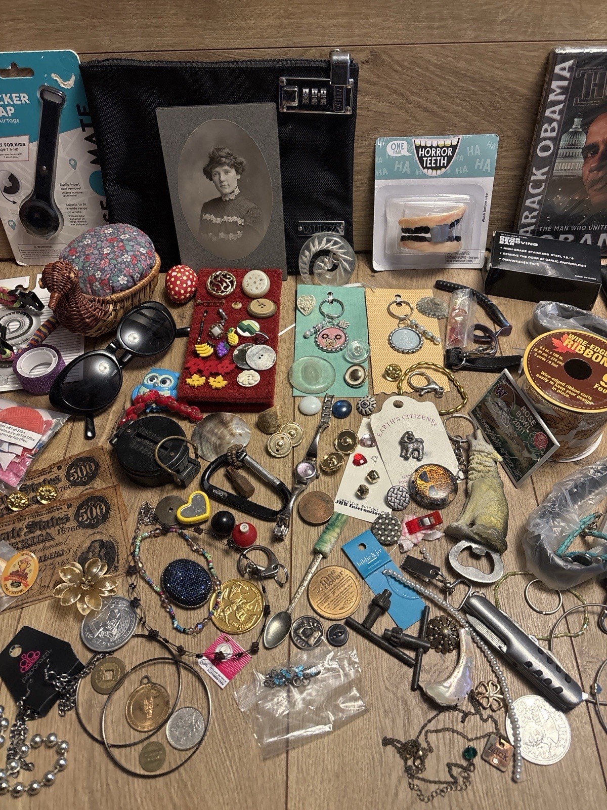 Mystery Vintage Curiosity Tin Jewelry Coins Watch Vaultz Hidden Surprise Lot