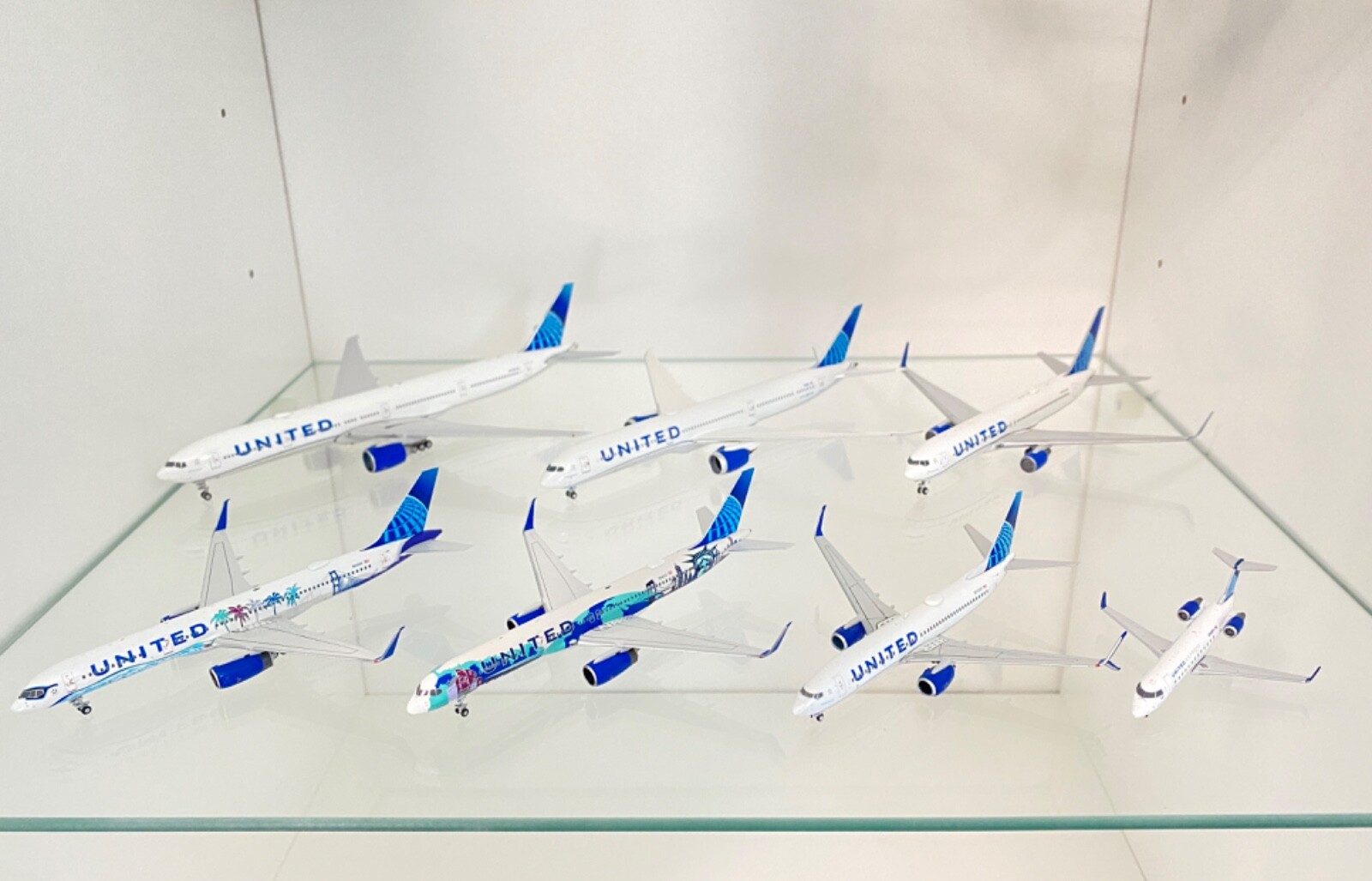 NG/GJ 1:400 - United Airlines Collection (Evo Blues) (Lot of 7 Rare Models)