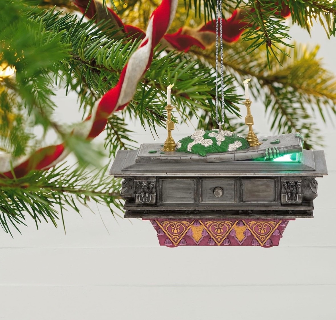Hallmark keepsake the haunted mansion collection ornaments Singing Busts Victor