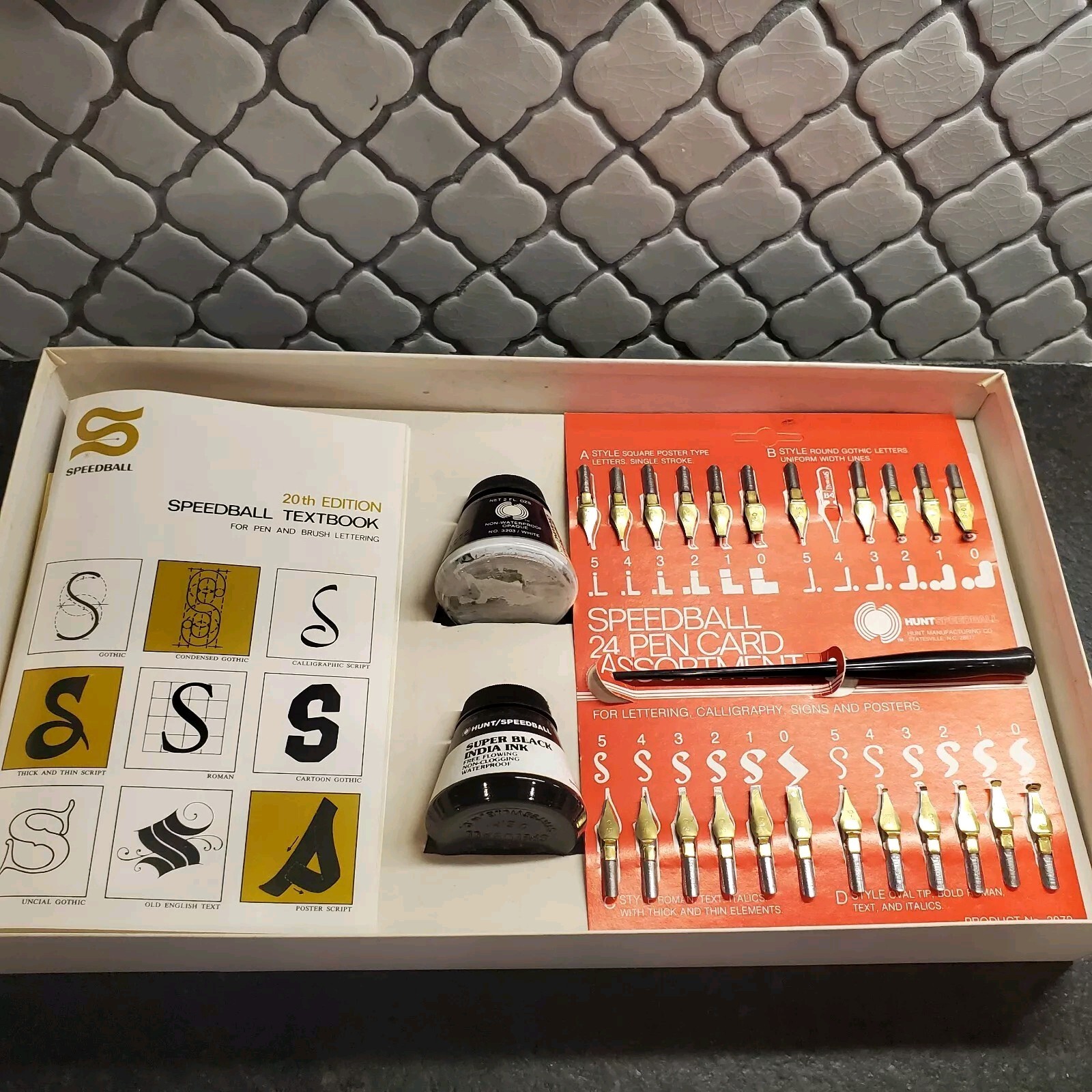 Vintage Hunt Speedball 1972 Lettering Set Advanced 25 Piece Instructional Manual