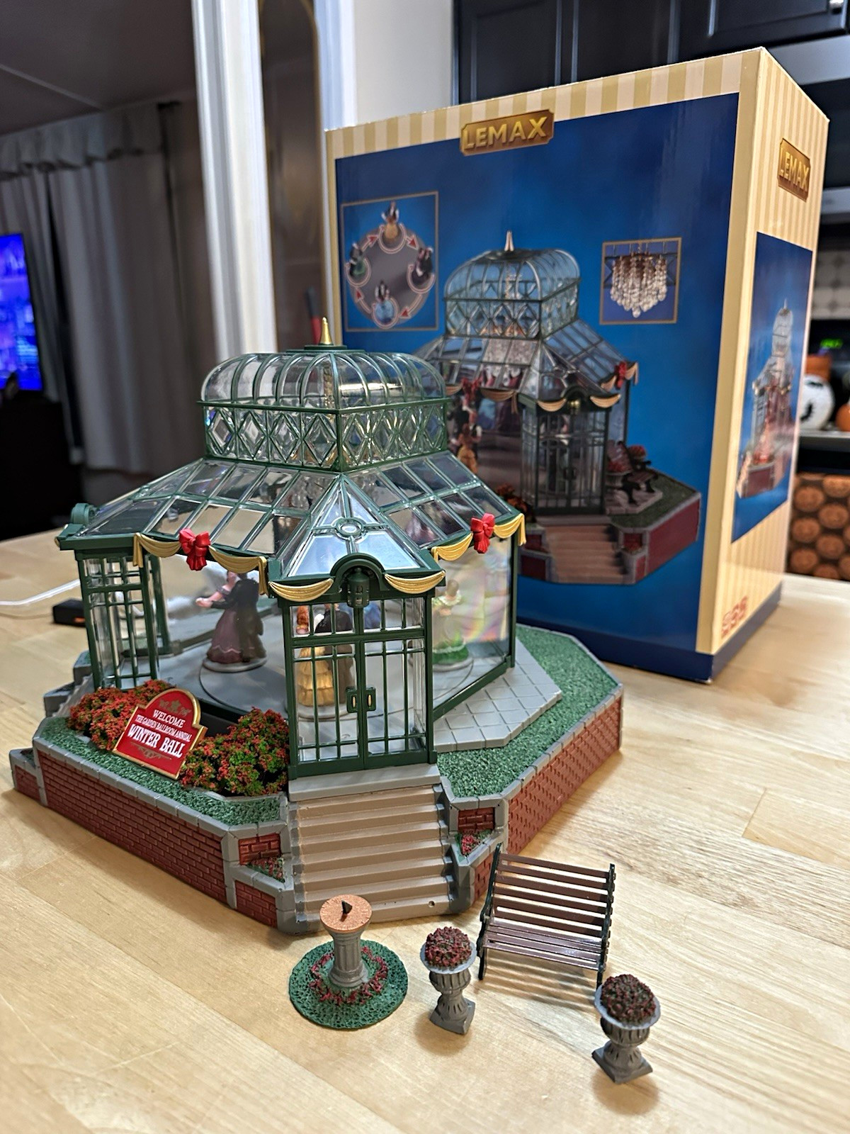 Lemax The Garden Ballroom Illuminated Musical Village House w/ Adapter & Box