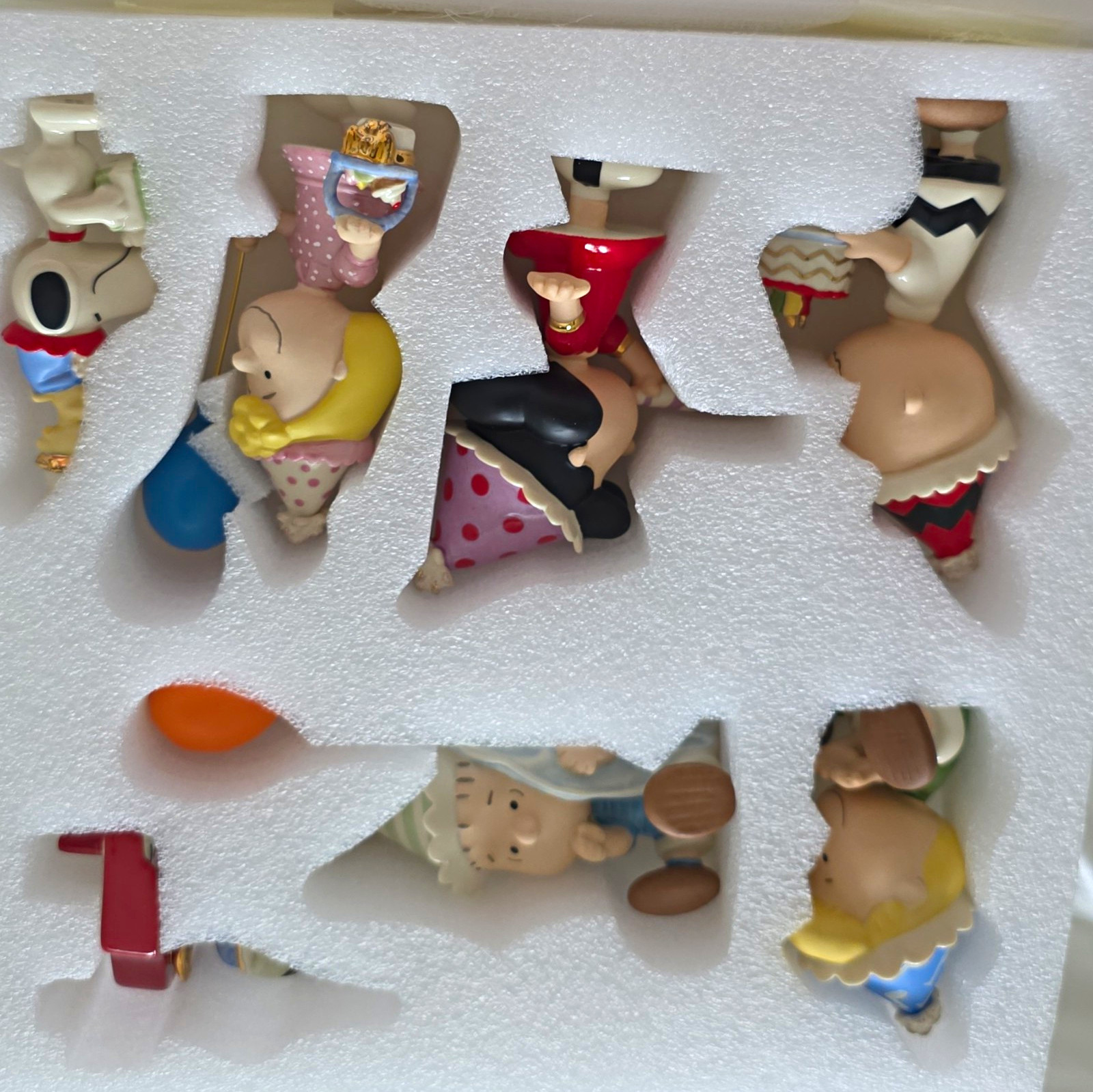 Lenox Peanuts Snoopy Birthday Party 6pc Ceramic Figurine Set Boxed