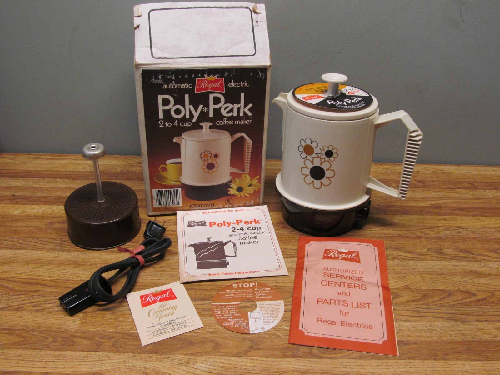 1970s Regal POLY PERK 2-4 Cup Electric Percolator In Original Box w/ Instruction
