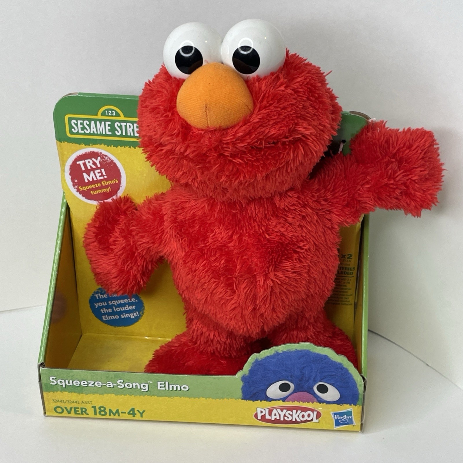 Sesame Street Squeeze-a-Song Elmo Singing Plush 2011 Hasbro Playskool NEW IN BOX