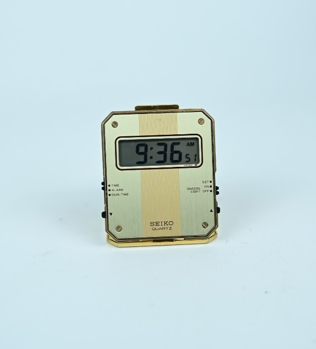 Vintage 1985 IBM Industry Relations Seiko Quartz Desk Clock Gold Tone Stand