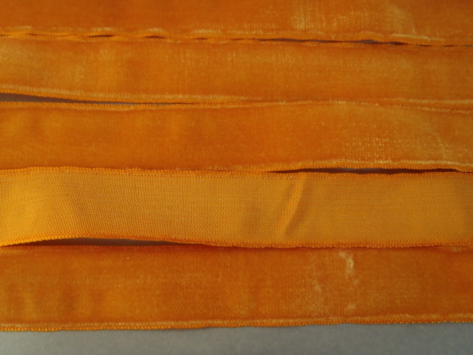 VINTAGE LUXURIOUS 1940'S FRANCE RAYON VELVET RIBBON 7/8