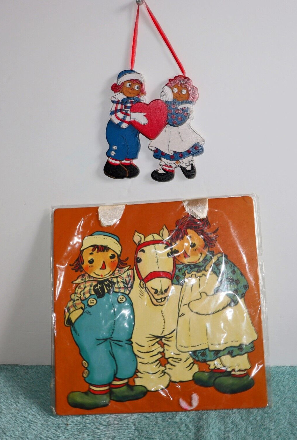 Raggedy Ann and Andy Hanging Artwork New & Raggedy Ann Andy Holding Heart Wood