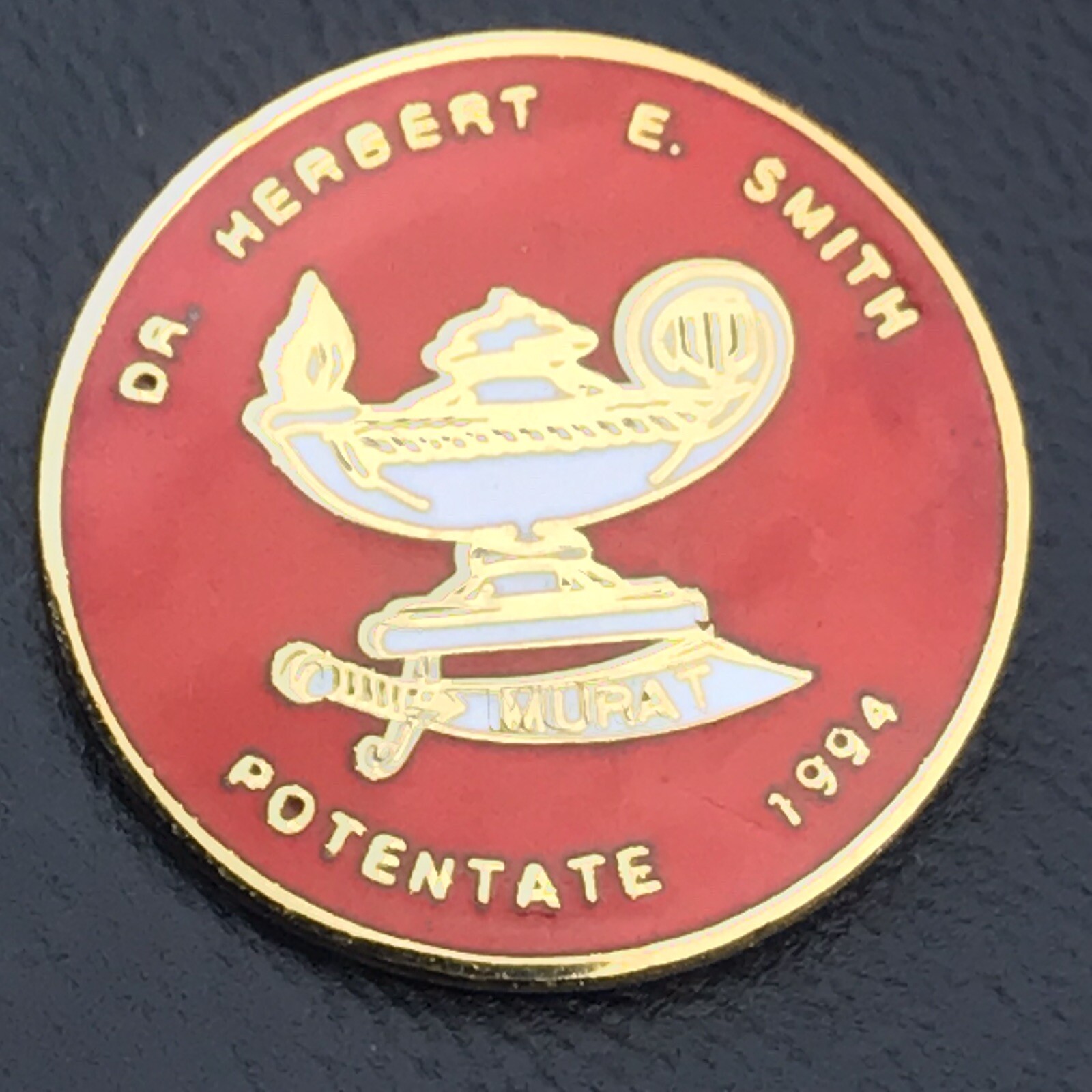 Dr Herbert E Smith Shriners Gold Tone Masonic Masons Pin Enamel 1994 Lamp Sabre