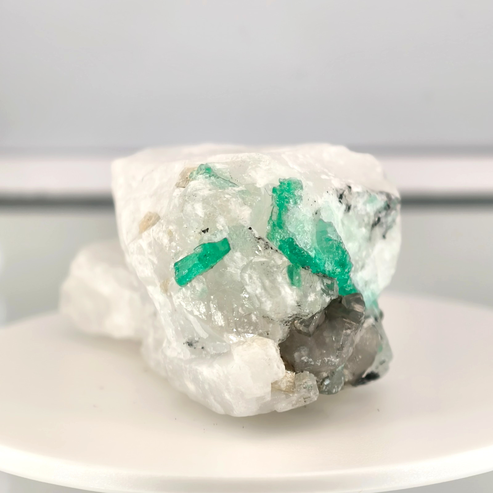 VERY CLEAR NATURAL EMERALD CRYSTAL ON MATRIX  FROM MUZO - COLOMBIA 19.7 grams