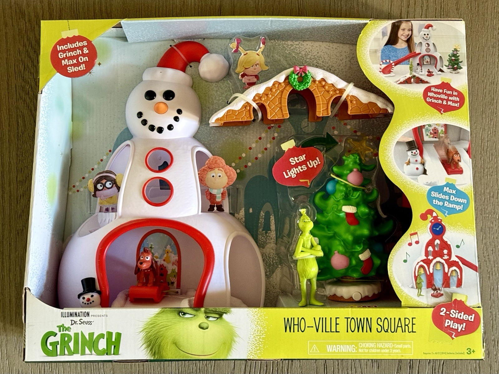 Dr Seuss The Grinch Who-Ville Town Square 12” Play Figure Set - 2018 NIB VHTF