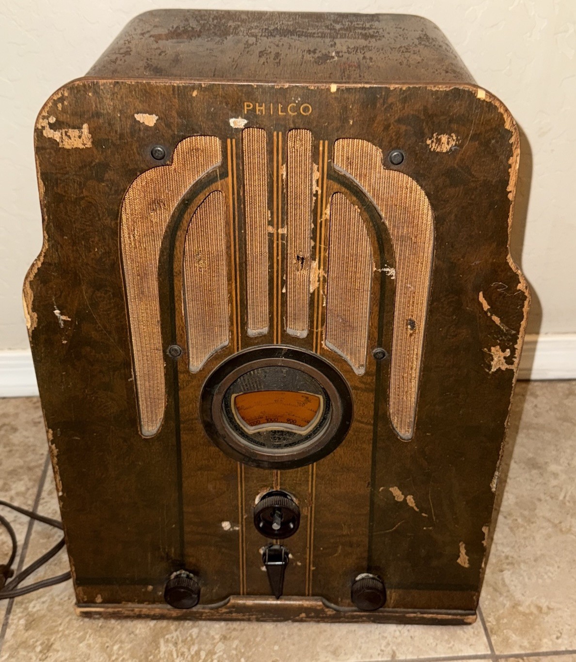 VINTAGE 1937 PHILCO 37-610 TOMBSTONE TABLETOP RADIO AS-IS FOR PARTS OR REPAIR