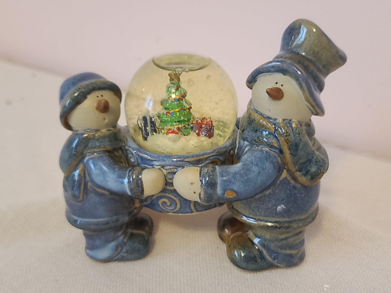 (A15) Vintage Christmas Snowman Snow Globe 