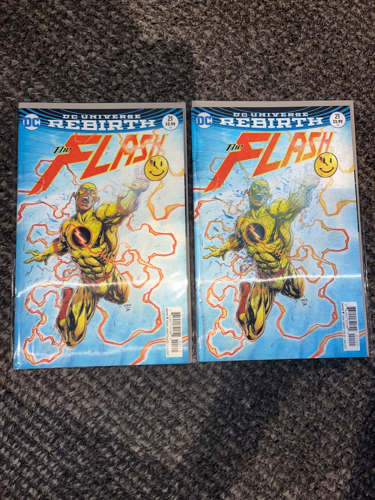 DC COMICS - DC Universe Rebirth The Flash #21 (3D LENTICULAR COVER) LOT OF 2