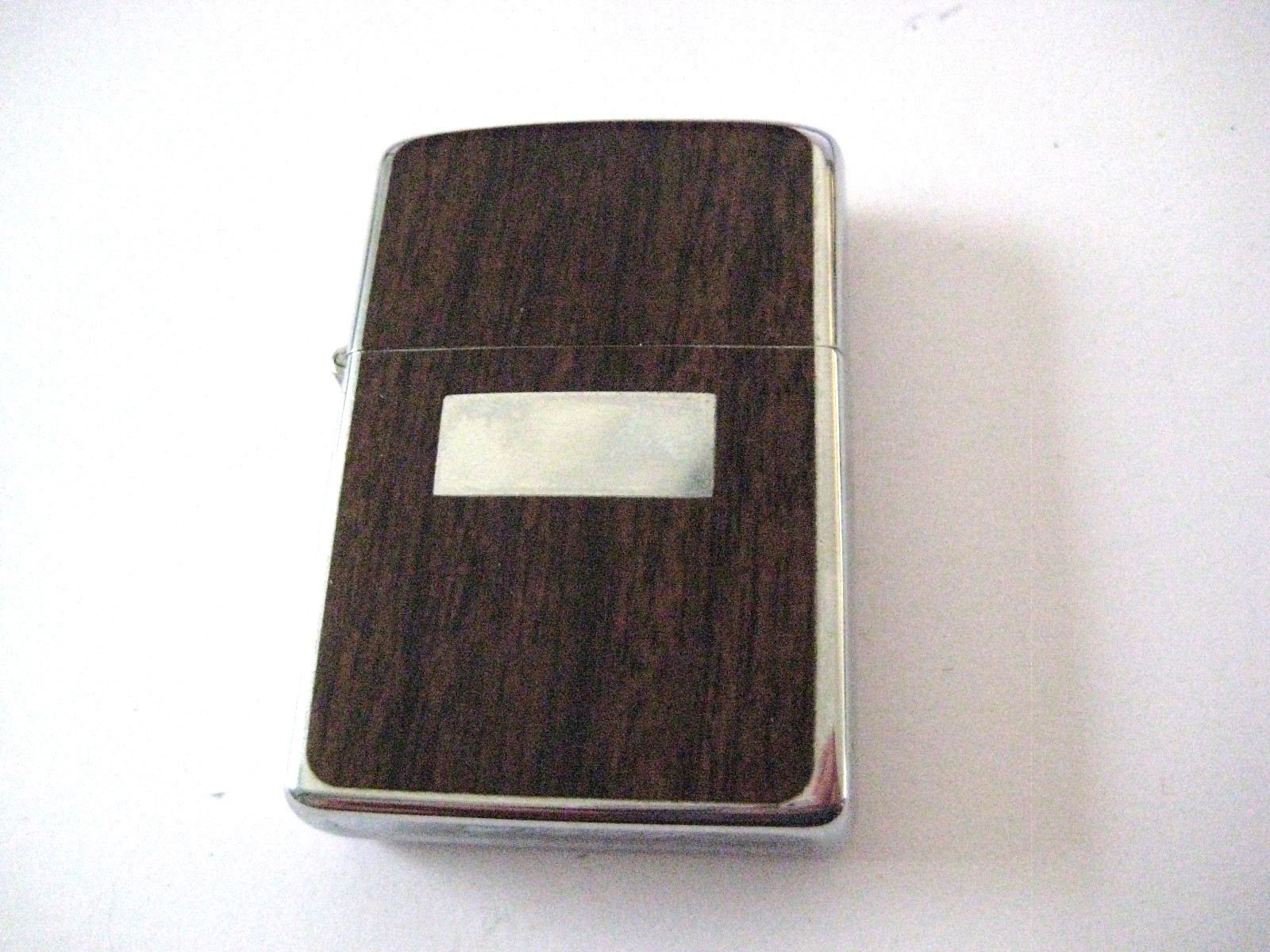VINTAGE 1975 ZIPPO LIGHTER - WOOD GRAIN & CHROME GOOD USED CONDITION