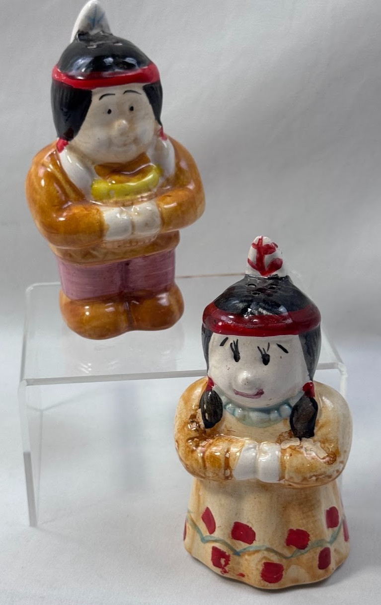 (4A) Vtg. Native American Pilgrim Boy & Girl Thanksgiving Salt & Pepper Shakers