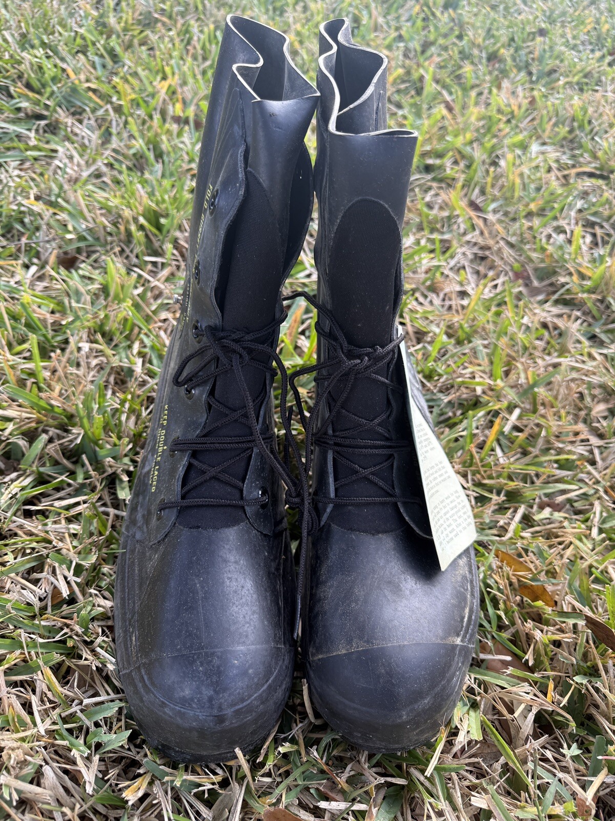 USGI Extreme Cold Weather Boots Mickey Mouse Bunny Boots w/ valve Size 8R NEW