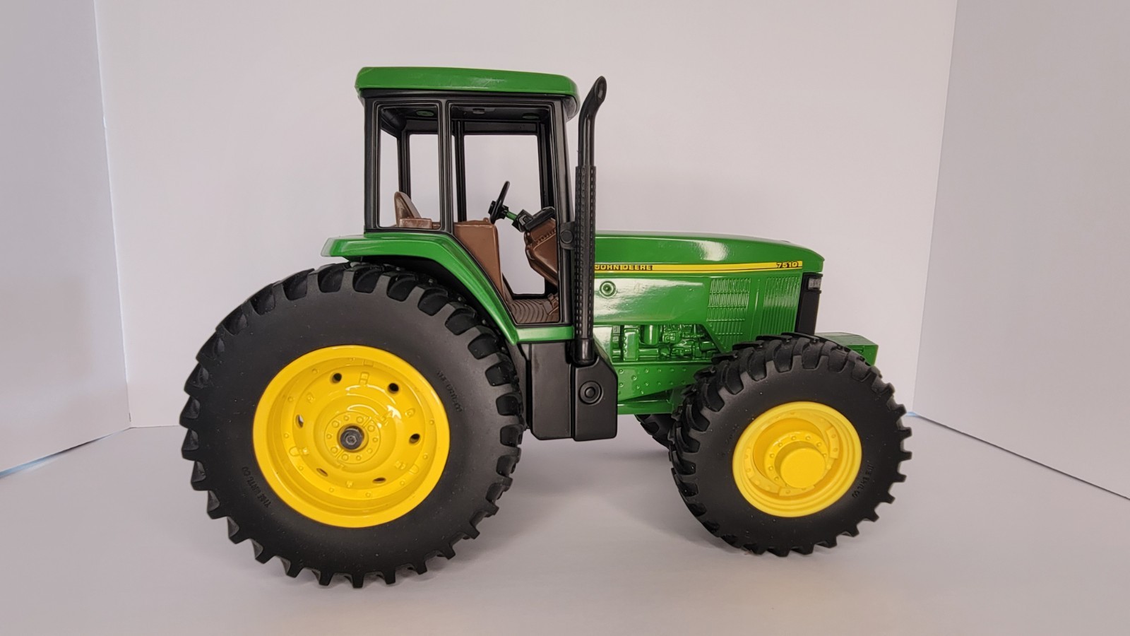 ERTL John Deere 7510 Tractor 1/16 Scale Die Cast Metal 1 of 2500
