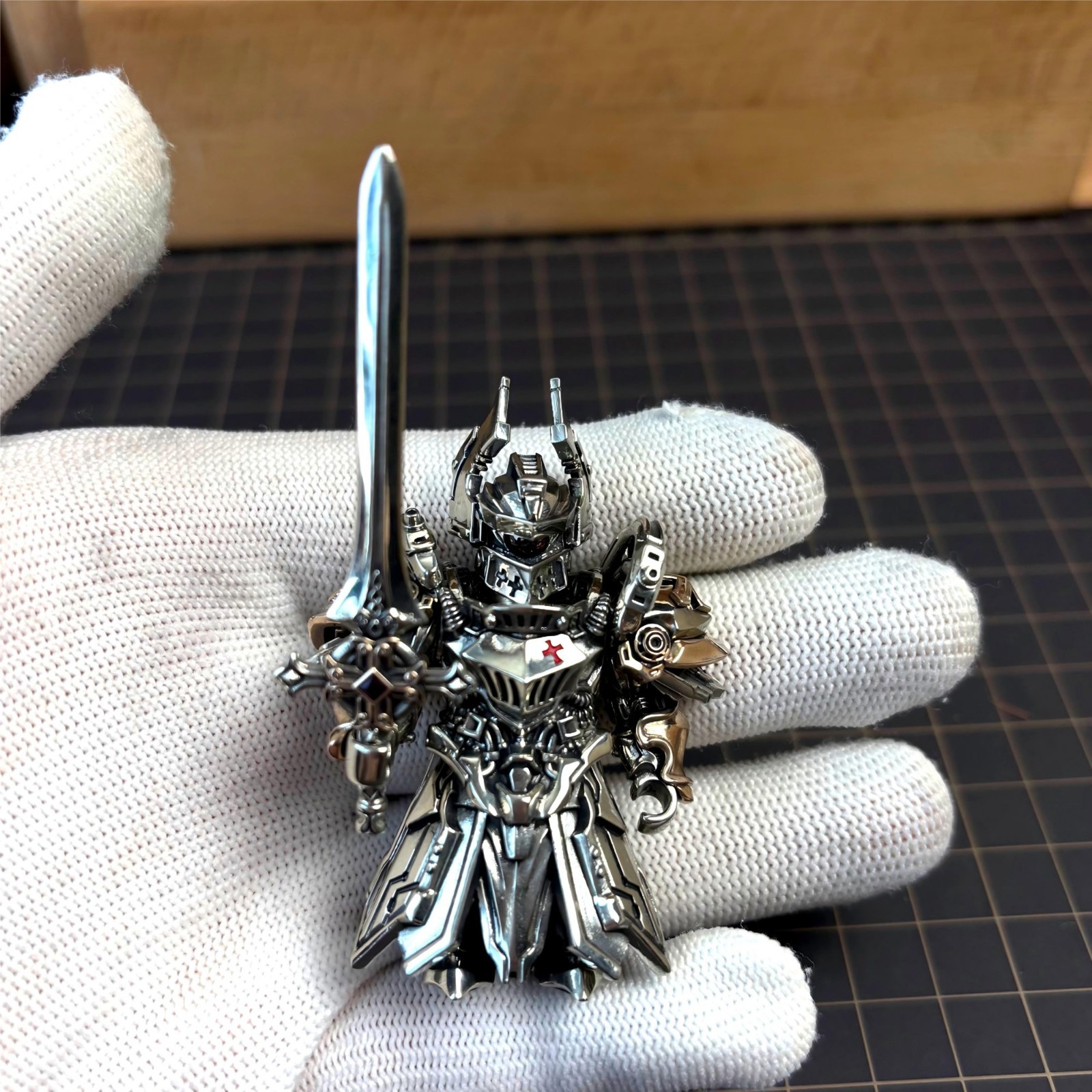 Mech Justicar Crusader Knight Sci-Fi Miniature Collectible Figurine Model