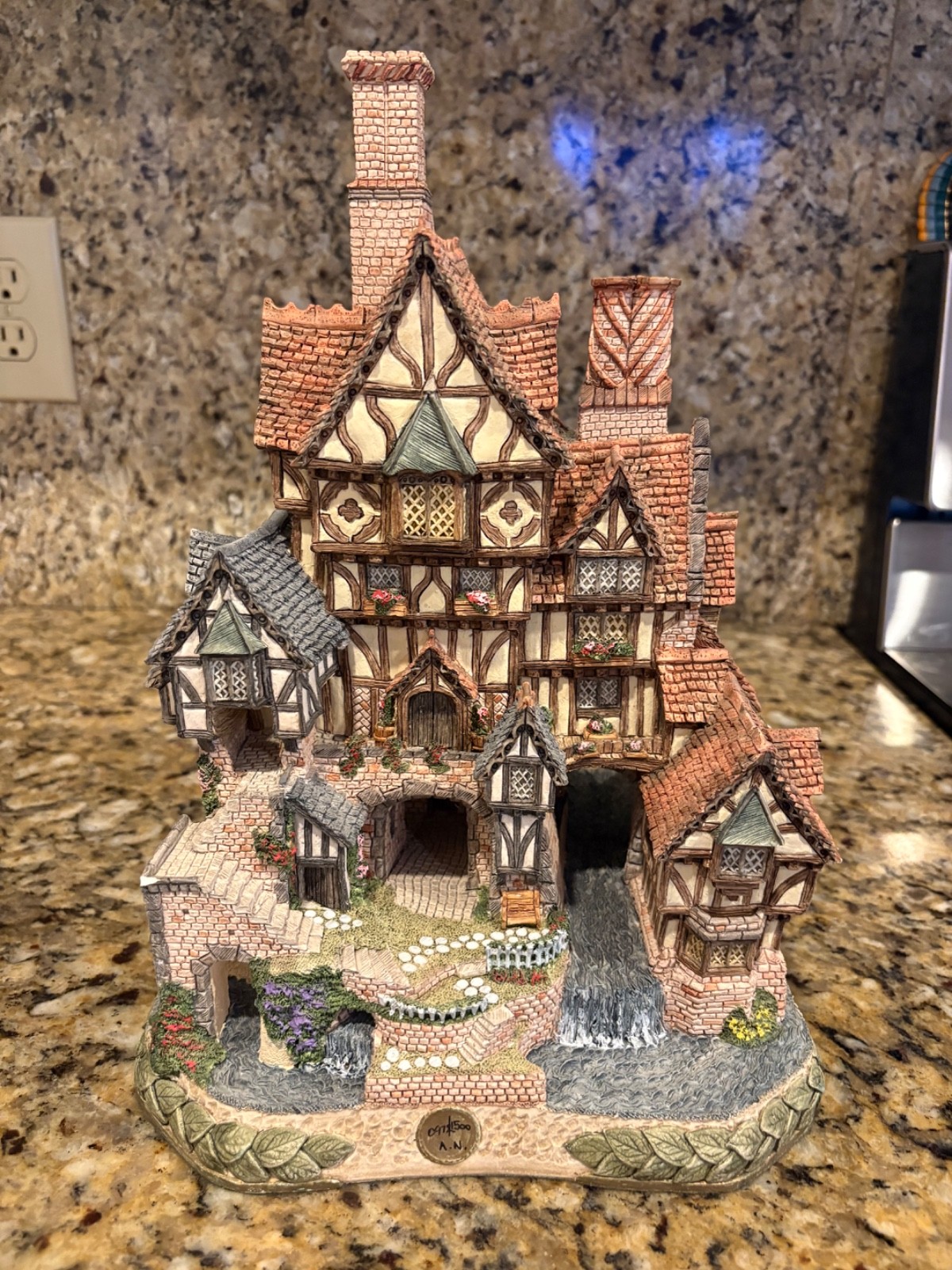 David Winter Cottages “Quindene Manor” 1994 PREMIER EDITION  #097/ 1500 COA &Box