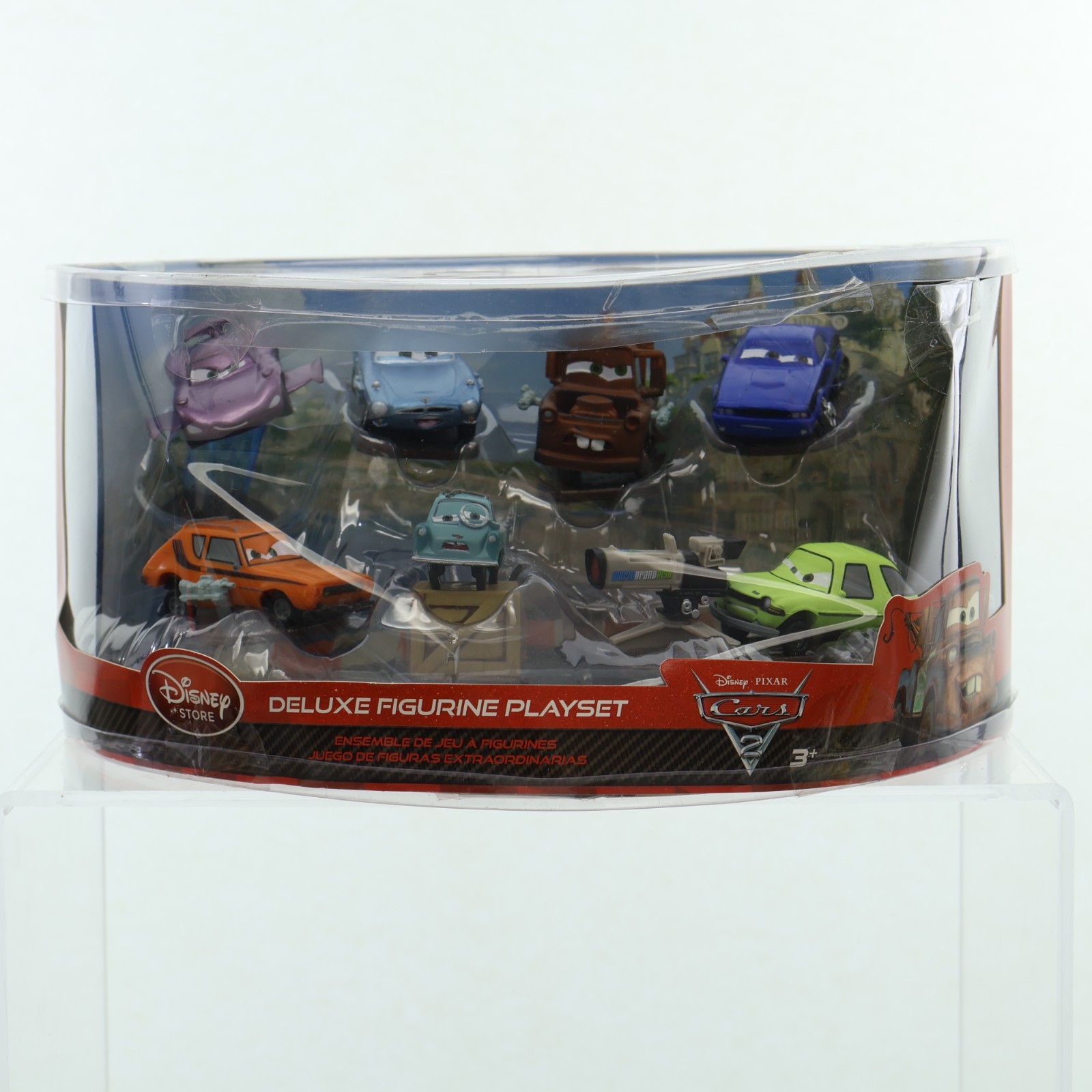 Disney Cars 2 Deluxe 7 Figurine Play Set Mater Finn New NIP