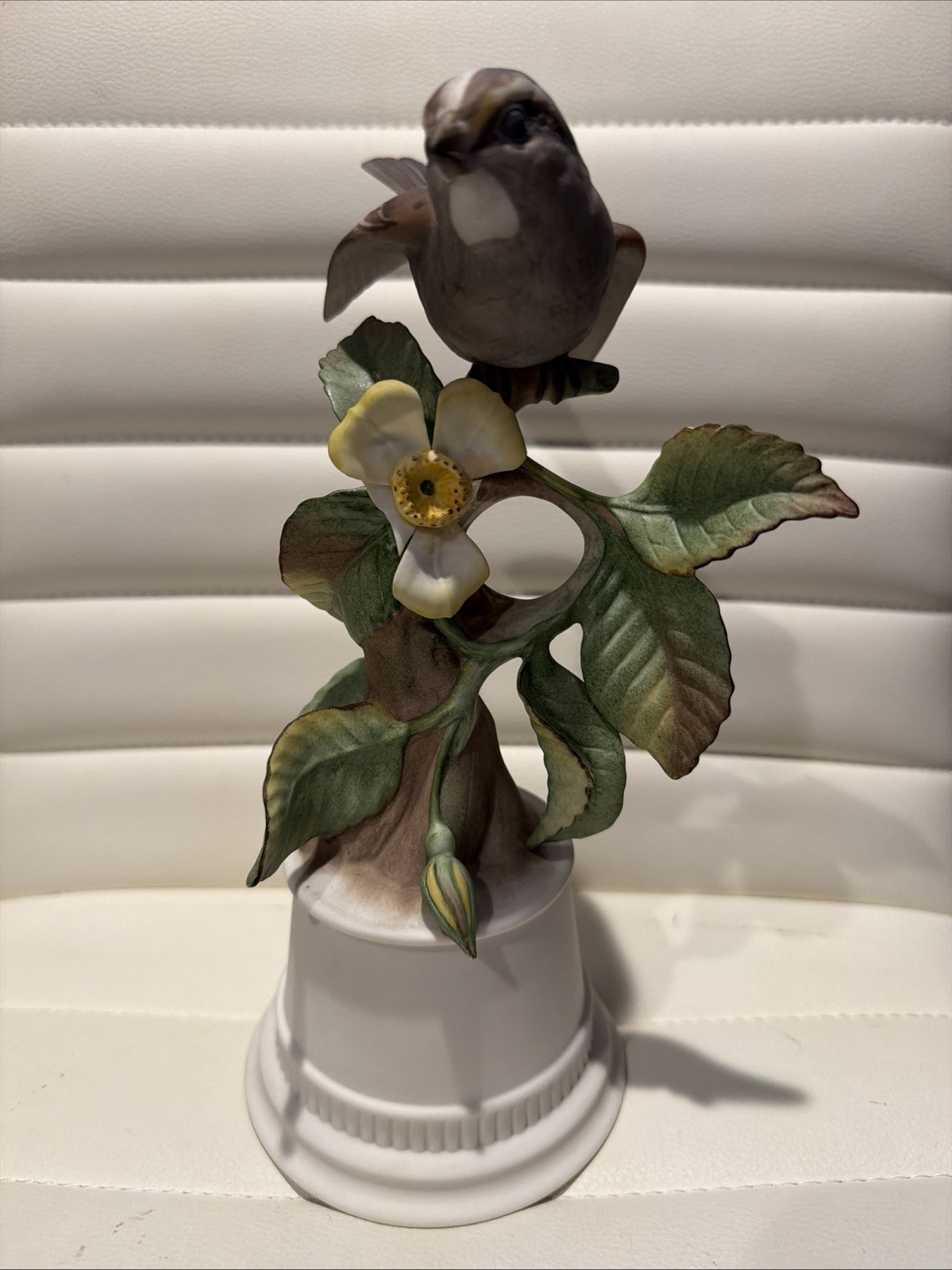 Boehm White-Throated Sparrow 430 J | Porcelain Blue Bird Floral Figurine USA