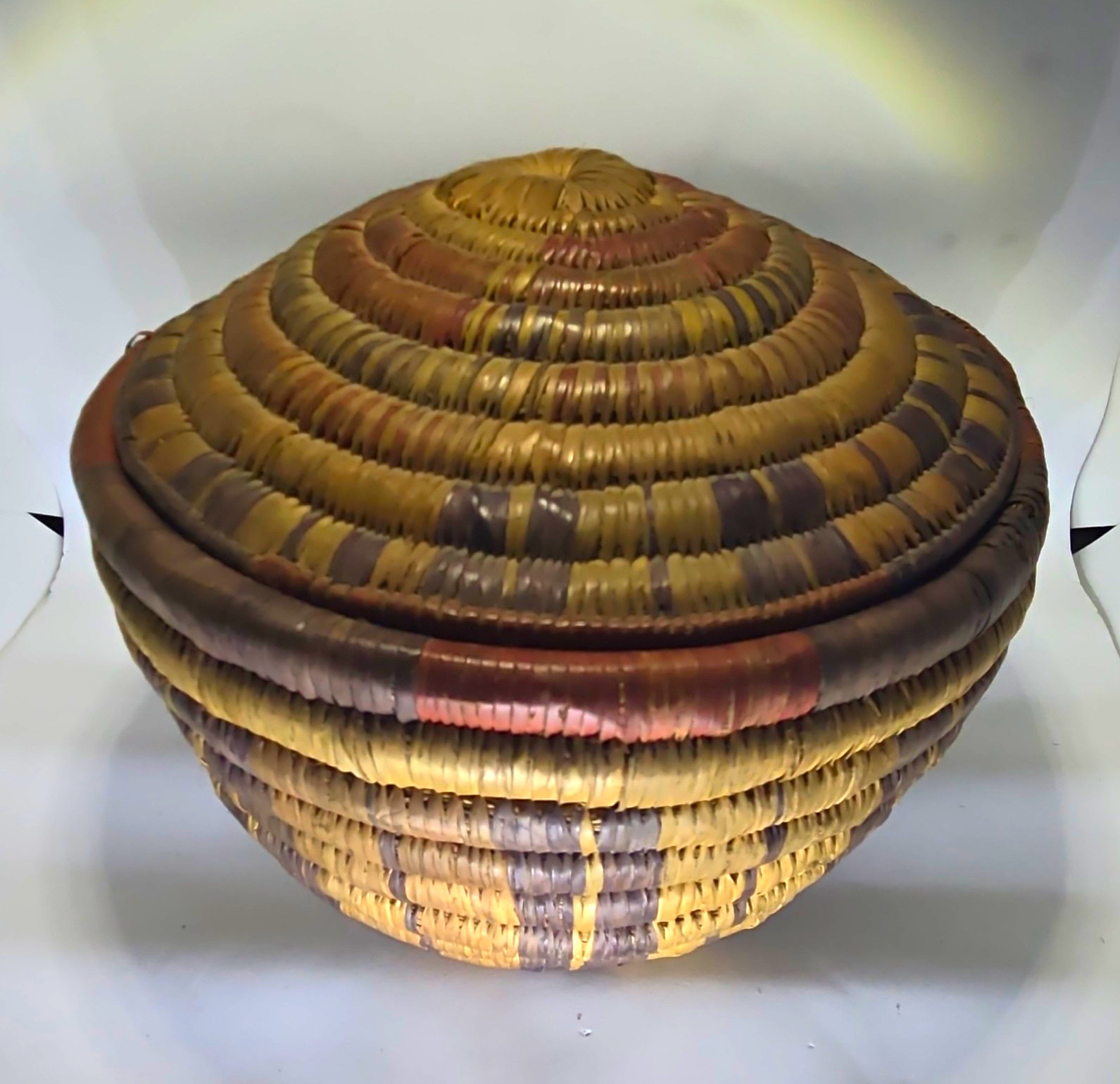 Antique Native American Lidded Coiled Basket Great Basin Washoe Paiute Style 8.5