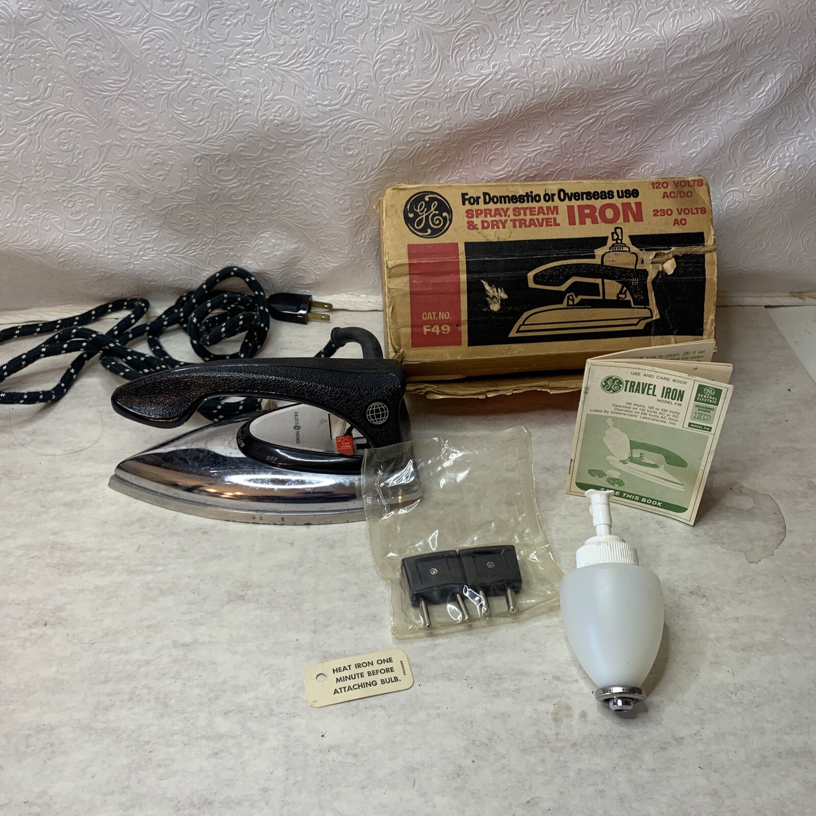 Vtg GE Portable Travel Steam Iron Domestic/ Overseas Mdl F29 Box  Rare It Works